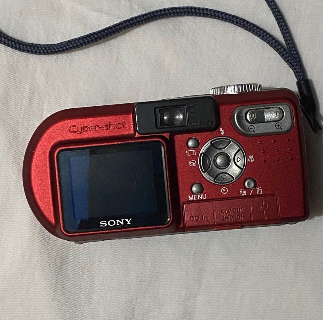Sony Cybershot DSC P8 2000s digital camera red, Photography, Cameras
