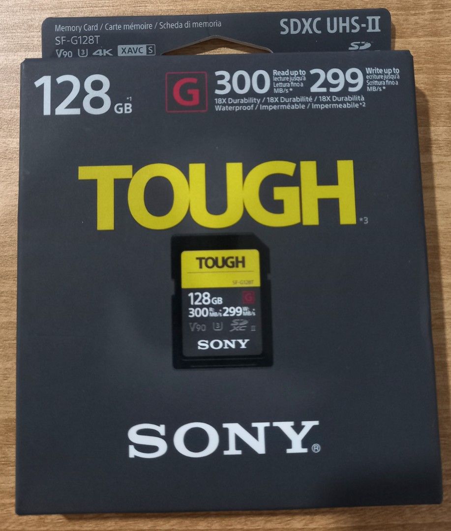 Sony tough-g series sdxc 128gb uhs-ii u3 v90, Fotografi di Carousell