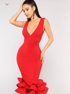 Sweet heart fashion nova dress (size medium)