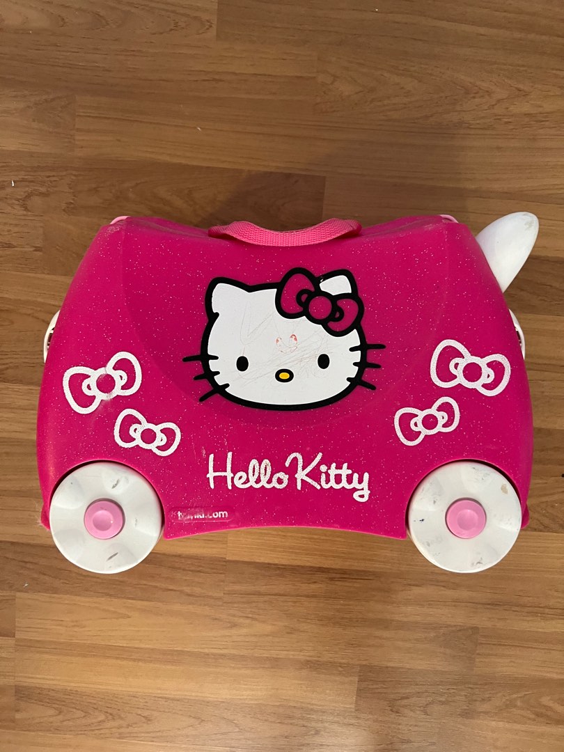 Hello kitty trunki limited edition shop