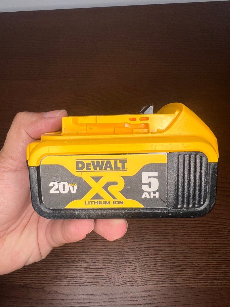 Used dewalt store 20v battery