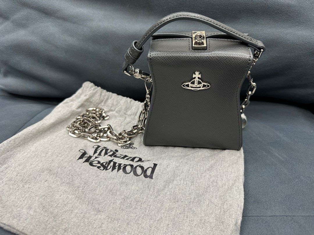 Vivienne Westwood Kelly Mini Bag, 女裝, 手袋及銀包, 手拿包 Carousell