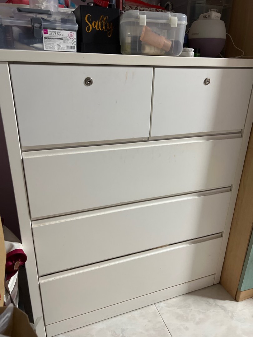 White chest drawer, Furniture & Home Living, Furniture, Shelves