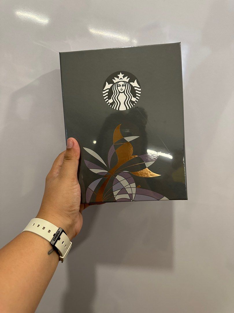 2023 Starbucks Planner (GOLD) SEALED witn free 4 stickers, Hobbies