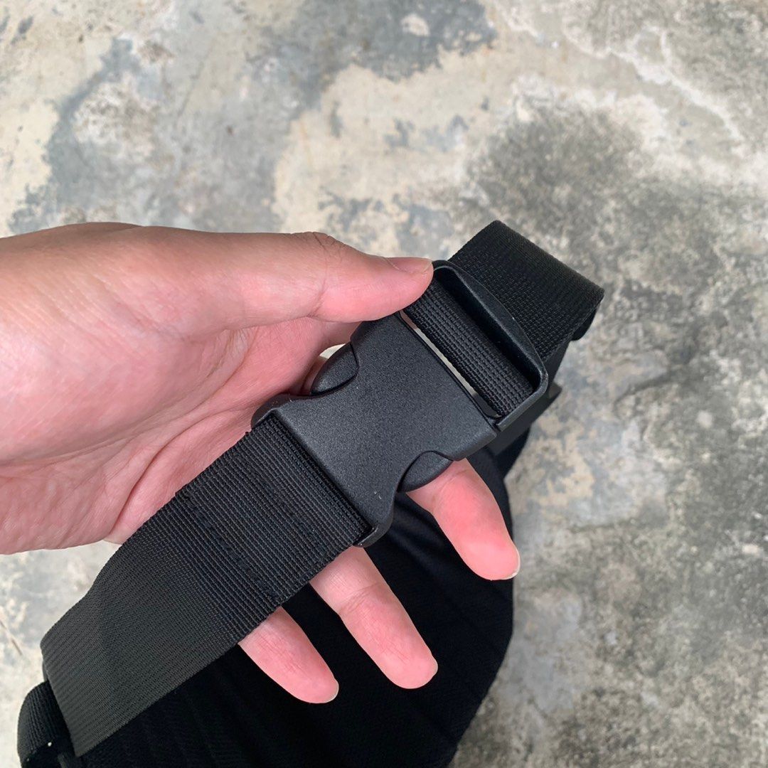 Adidas Running Gear Bottle Bag, Men's Fashion, Bags, Belt bags