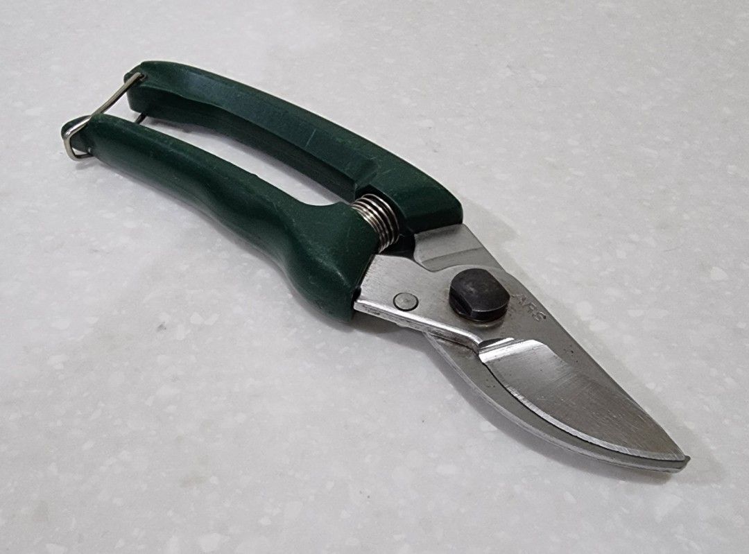 ARS Garden Pruning Shears, Furniture & Home Living, Gardening