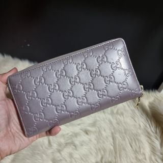Authentic Gucci zippy wallet