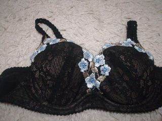 black embroidery wacoal bra 70C @ 75A