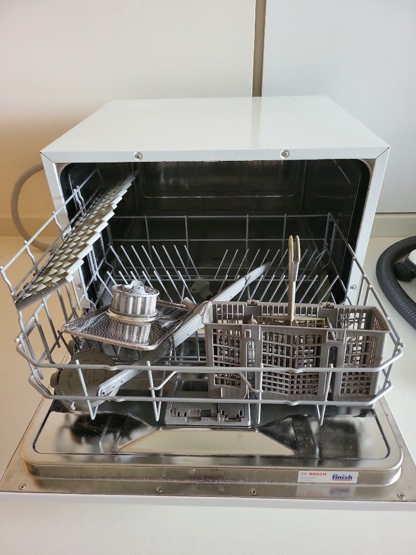 BOSCH FREESTANDING COMPACT DISHWASHER SERIES 4, TV & Home Appliances