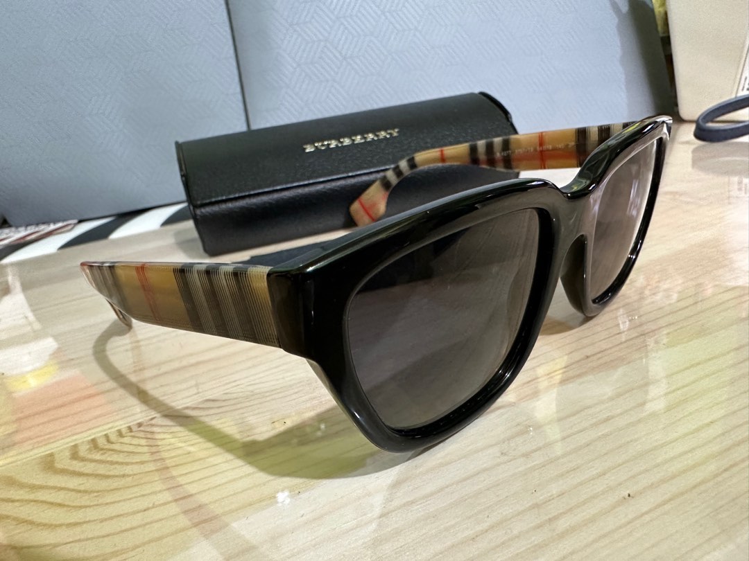 Burberry Sunglasses / Shades, Men's Fashion, Watches & Accessories,  Sunglasses & Eyewear on Carousell