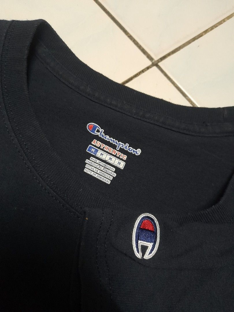 champion tee (Category: Tshirts & Polo Shirts) located in Kota Kinabalu. Submitted by traflgar (Listing ID 1210874607, Image 2). Description: champion plain small logo pit 20 x 27 kondisi like new berminat pm.