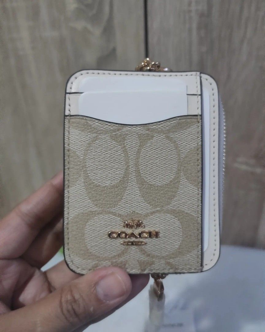COACH Zip Card Case In Signature Canvas, Women's Fashion, Bags