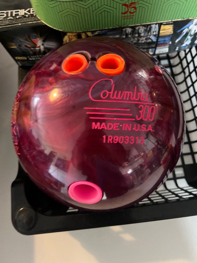 Columbia Bowling Ball 5kg, Sports Equipment, Sports & Games, Billiards