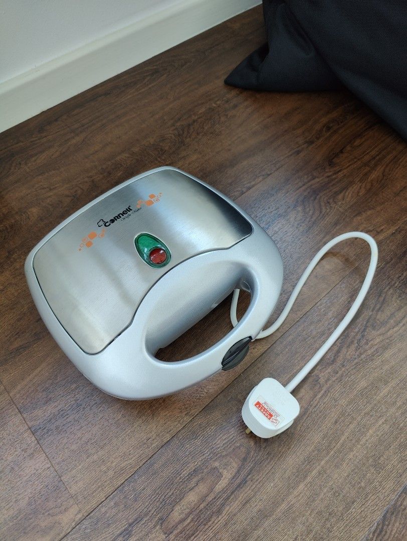 Cornell Waffle Maker, Furniture & Home Living, Kitchenware & Tableware