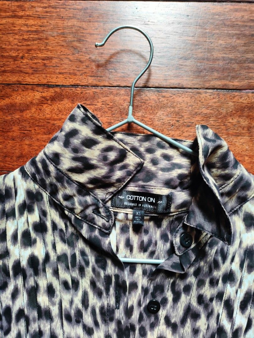 COTTON ON Animal print blouse (Category: Sleeveless) located in Makati City. Submitted by Prith06 (Listing ID 1206865120, Image 3). Description: can fit xs-medium.