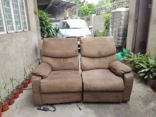 Faulty Twin Electric Reclining Chair
