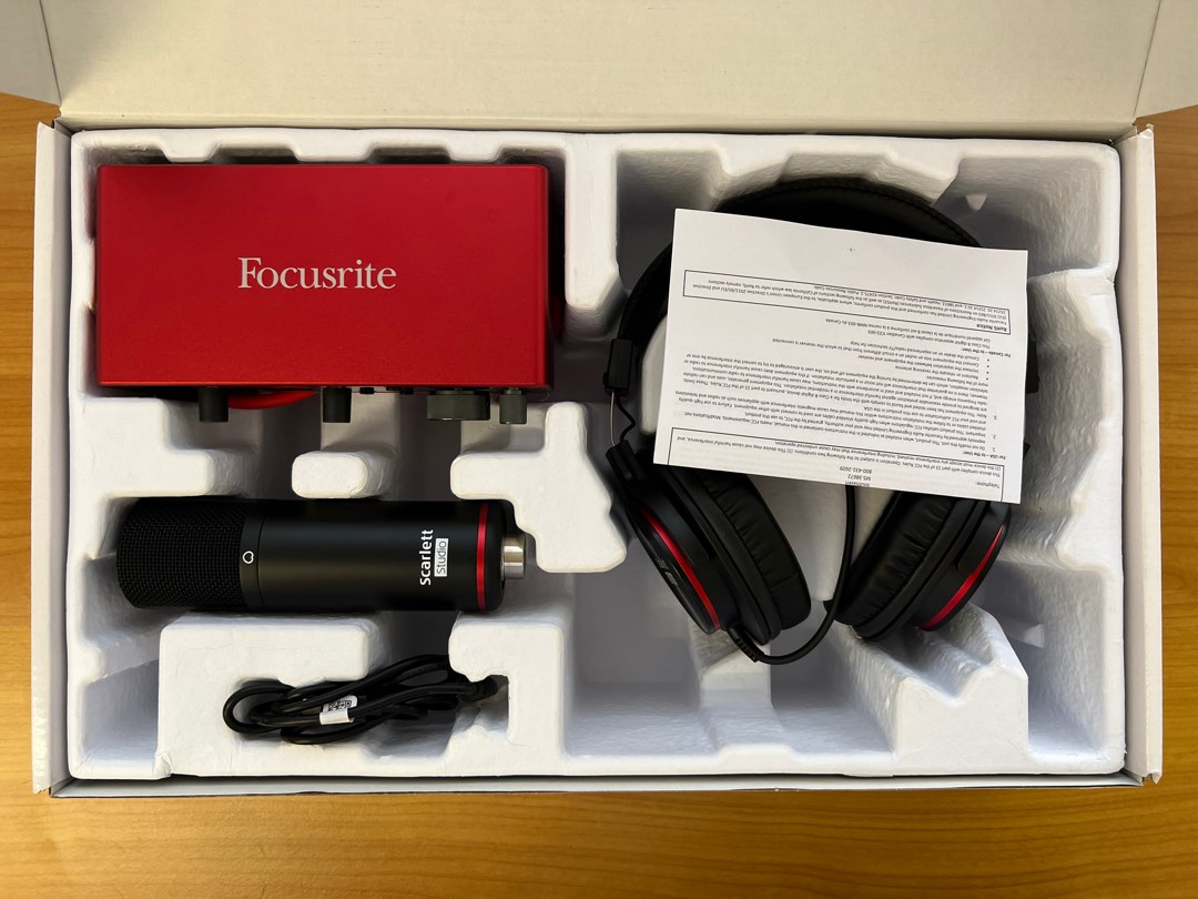 Focusrite Scarlet 2i2 Studio Set, Audio, Microphones on Carousell