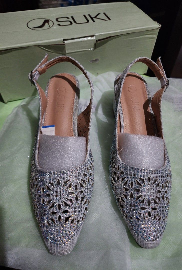 Formal Shoes (Category: Wedges) located in Caloocan City. Submitted by wanderoot (Listing ID 1210869834, Image 2). Description: For Sale: Suki Shoes Size 36 •Good as new •Used only for 3 hours •P1,300.