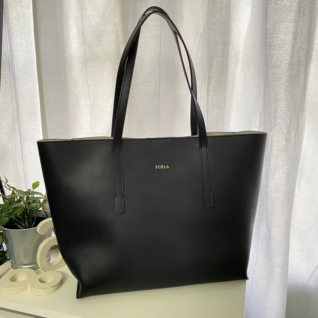 Shoulder bags Furla  Primavera s shoulder bag in black leather   WB00475AX0733O6000