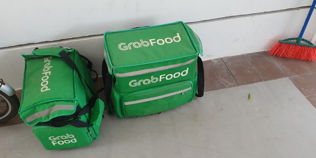 Grabfood Deliveroo Foodpanda bag carrier, Motorcycles, Motorcycle