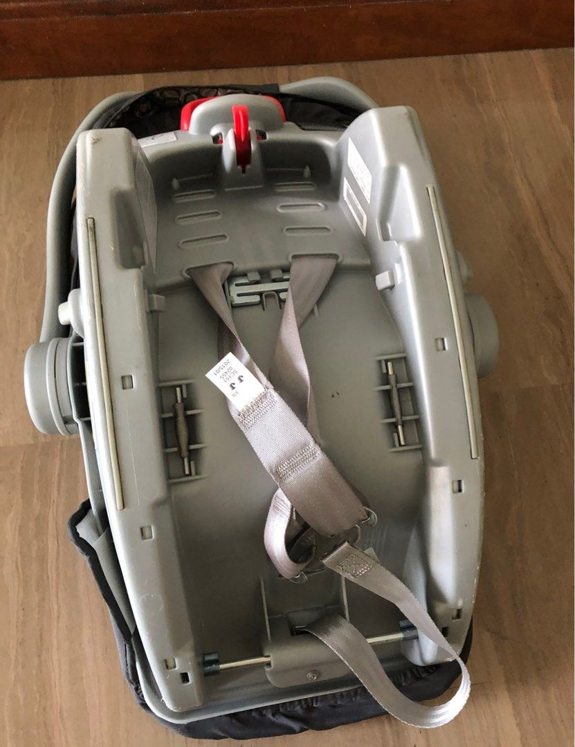 Graco Infant car seat, Babies & Kids, Going Out, Car Seats on Carousell