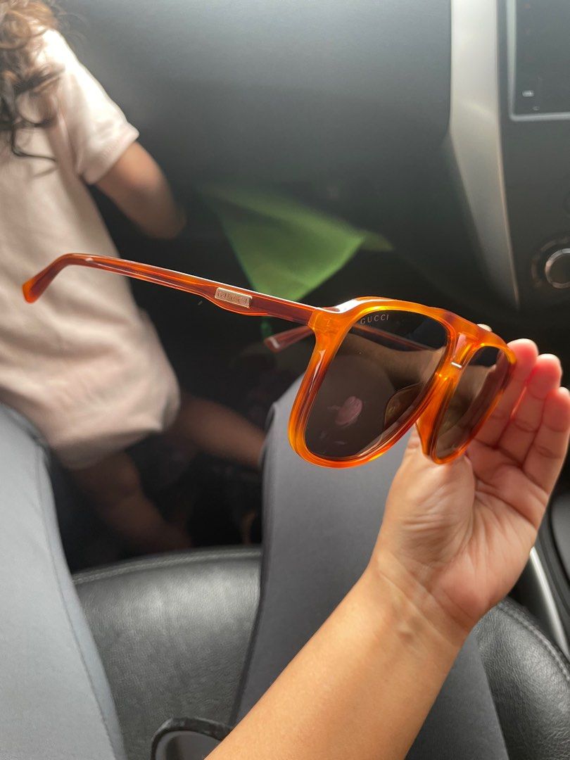 Gucci sales hand glasses