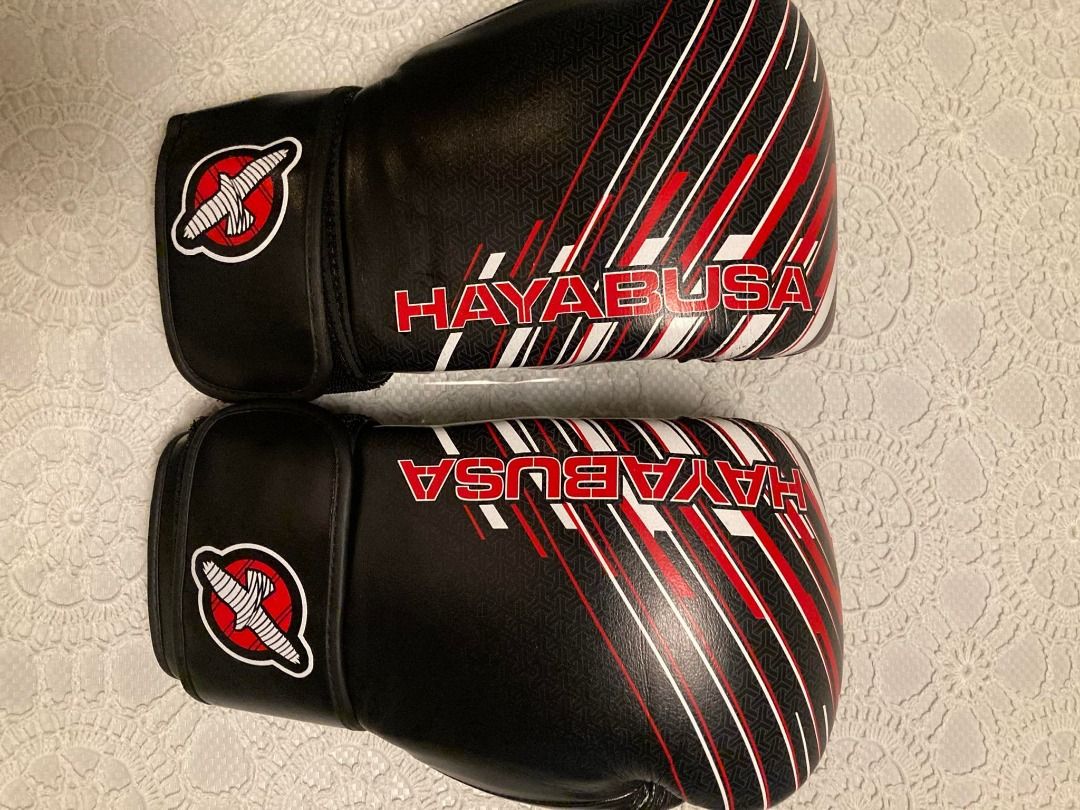 HAYABUSA IKUSA CHARGED 14OZ BOXING GLOVES Sports Equipment