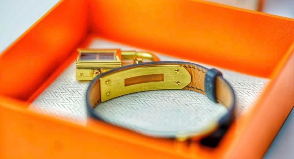 HERMES Kelly Watch (Category: Luxury Watches) located in Quezon City. Submitted by tin.tin_aviles (Listing ID 1210900899, Image 2). Description: HERMES Kelly Watch Complete Set.
