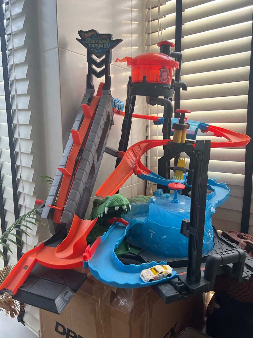 Hot wheels gator car wash, Hobbies & Toys, Toys & Games on Carousell