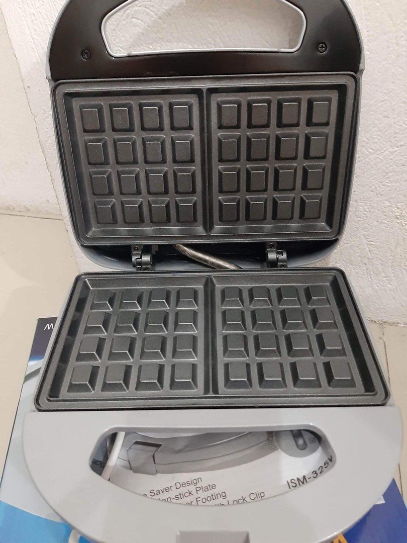 Imarflex ISM325W 2 slice waffle maker, TV & Home Appliances, Kitchen