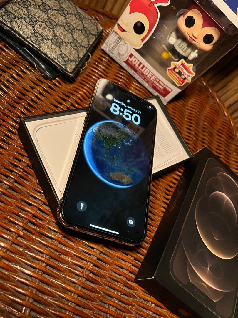 Iphone 12 pro max (256gb) Smartlocked (Category: iPhone 12 Series) located in Quezon City. Submitted by tyler8. (Listing ID 1210880376, Image 2). Description: Iphone 12 pro max (256gb) Used brandnew Open for swap sa ios Smartlocked Ready to openline All are perfectly working 10/10 condition 90% battery health For meetup:Marikina-gateway area..
