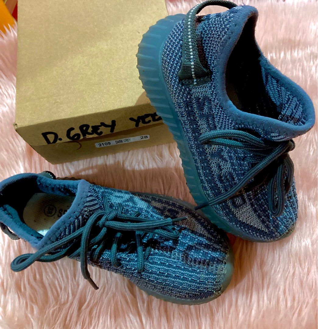Yeezy azul cielo store