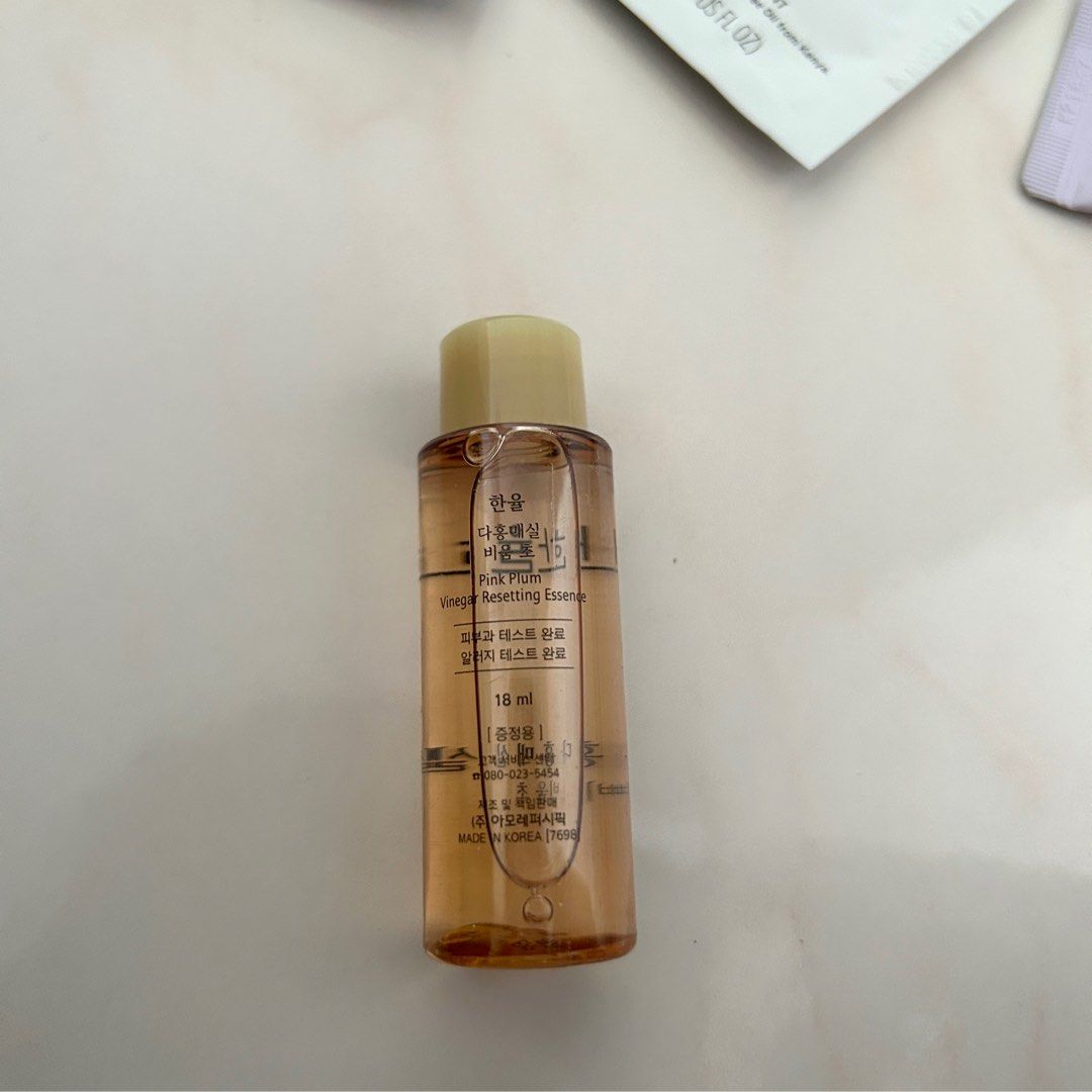 La Roche Posay, The Body Shop skincare samples, Beauty & Personal Care