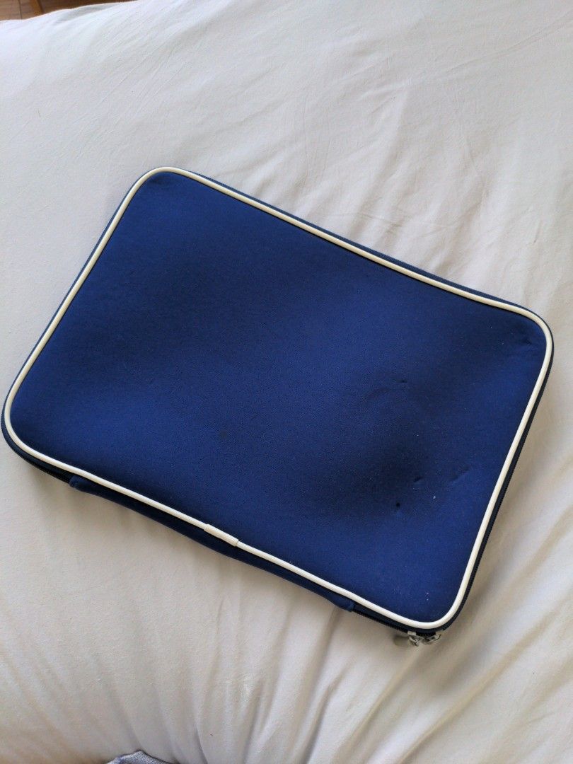 Laptop Bag for 13-inch laptops (Category: Laptops & Notebooks) located in Imus. Submitted by _declutterby (Listing ID 1210779451, Image 1). Description: .