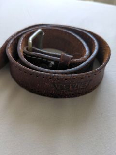 Levi's Authentic Vintage Leather Belt (32-inch long)