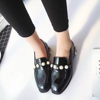 Loafers with Pearl accessories (Y2K, very trendy) 