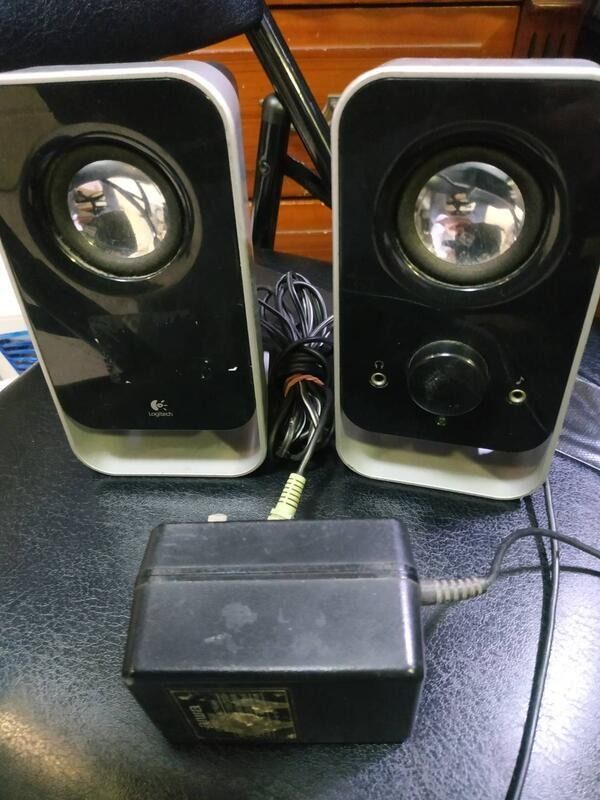 羅技Logitech LS11 高質感喇叭 原廠變壓器 正常良品 音質佳, 電腦及科技產品, 電腦周邊產品, 其他電腦及電子周邊產品在旋轉拍賣