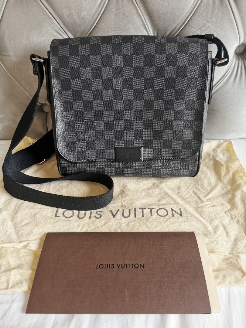 tas sling-bag Louis Vuitton District Pm Messenger Damier