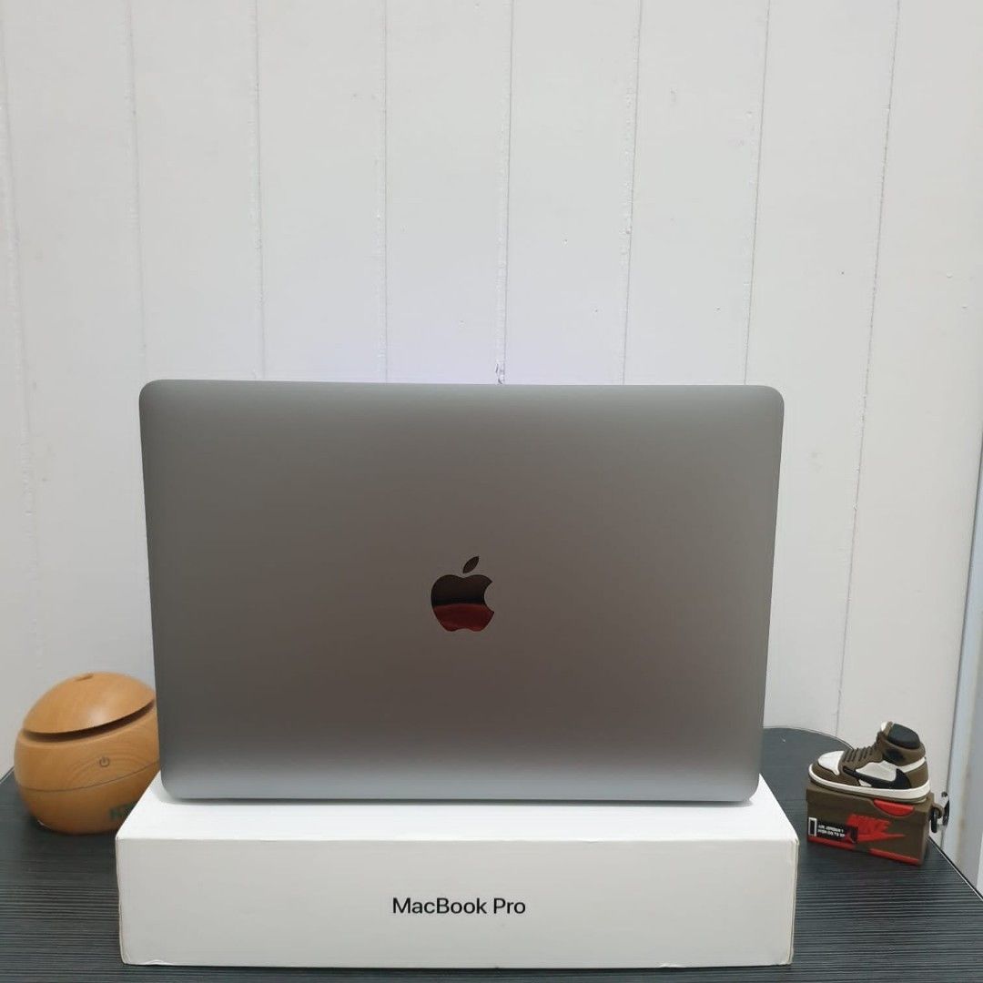 Macbook Pro 2020 13” M1 Chip 8Cpu /8GPU 16C 16Gb/512Gb-Space Gray