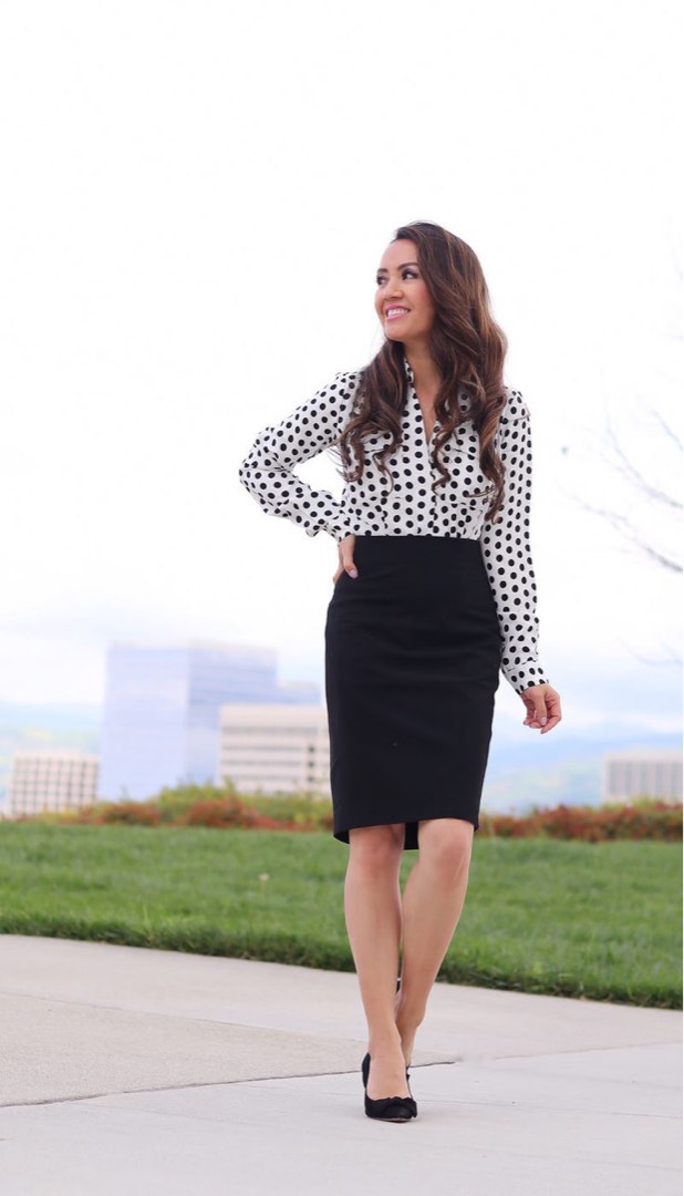Dressy black skirt 2025