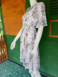 Mididress white floral korean