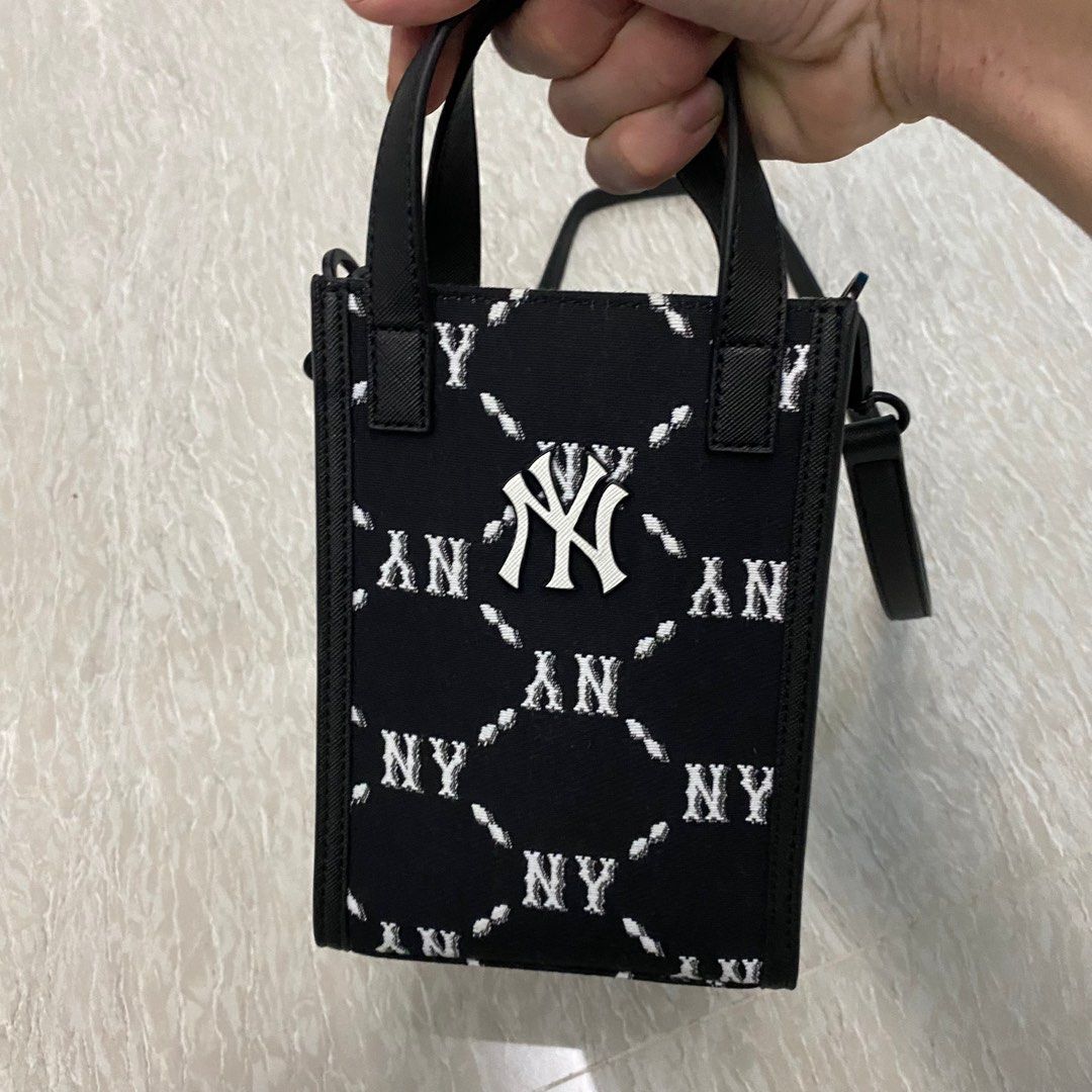 Big Dia Monogram Jacquard Small Tote Bag NY Yankees Black