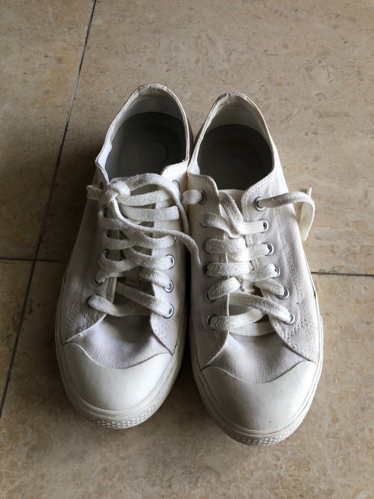 Muji White Canvas Sneakers (23.5) - Pair 1, Women's Fashion, Footwear ...