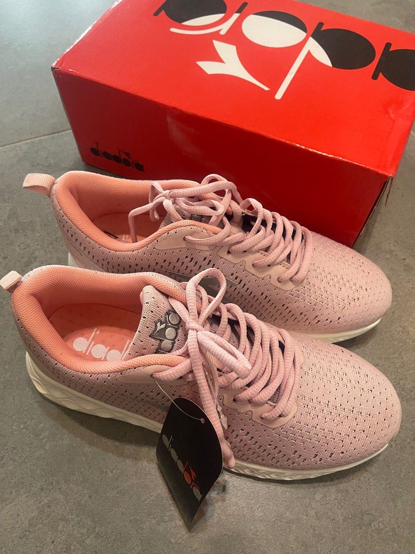 Diadora pink on sale