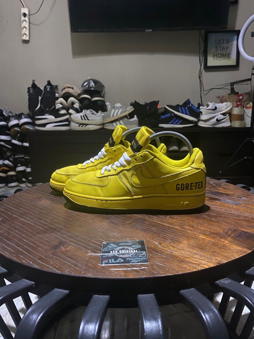 nike air force 1 gore tex dynamic yellow