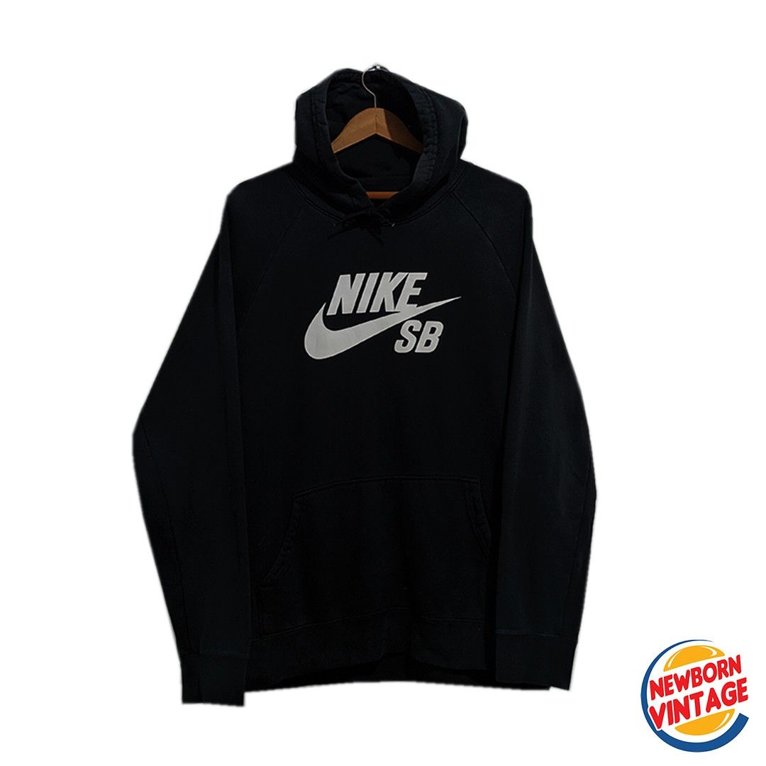 Nike SB Hoodie, Men's Fashion, Tops & Sets, Hoodies on Carousell