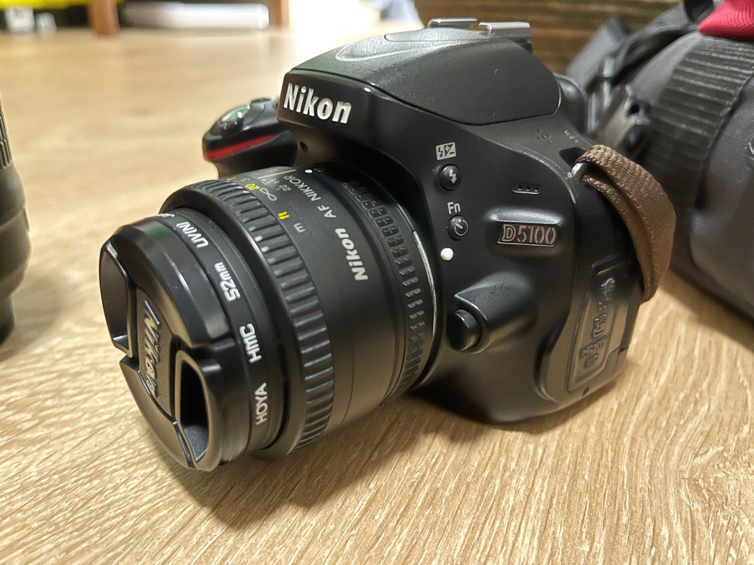 Nikon D5100, plus 2 lens, speedlight, extra flash and accessories