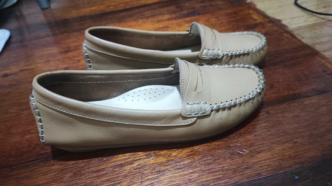 Outland Loafers / Topsider, Women's Fashion, Footwear, Loafers on Carousell