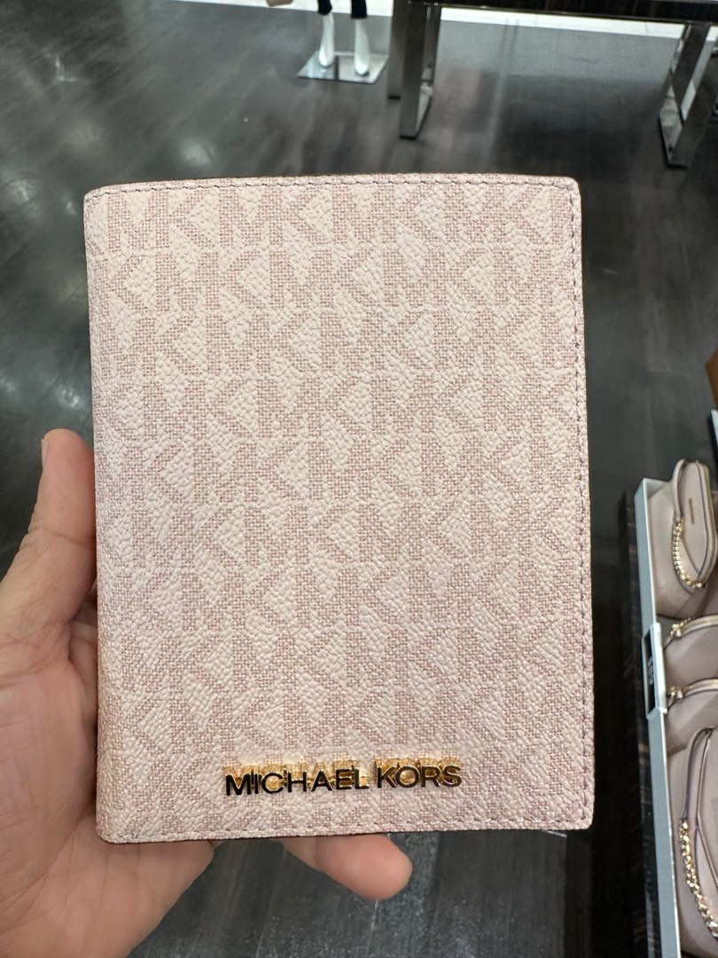 PREORDER) MICHAEL KORS PASSPORT CASE, Women's Fashion, Bags & Wallets,  Wallets & Card holders on Carousell