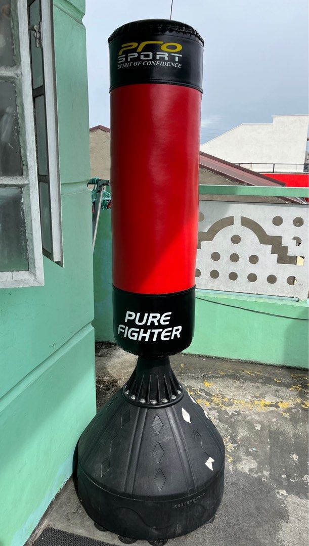 Punching bag with stand, Sports Equipment, Sports & Games, Combat